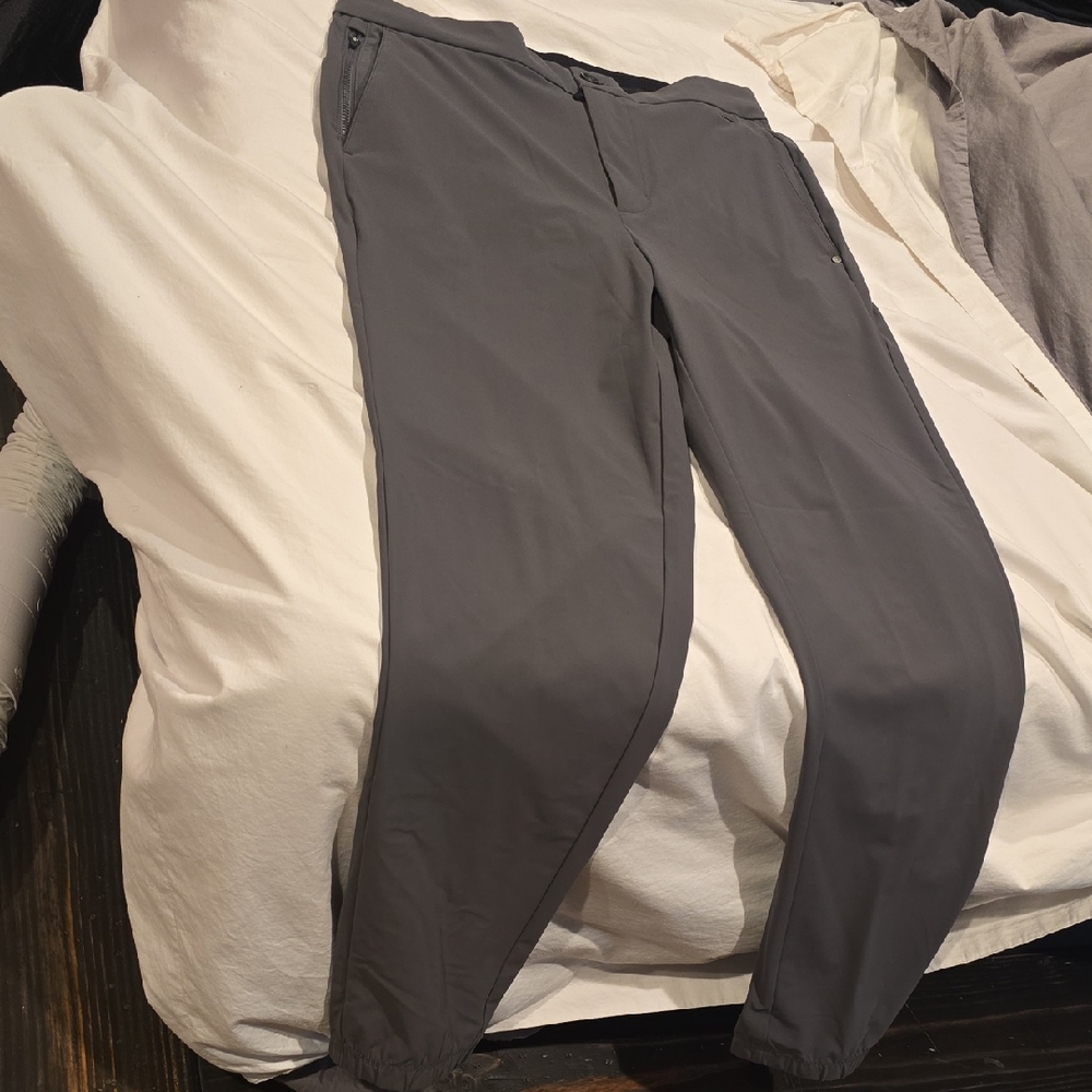 Viori Medium Gray Athletic Pants